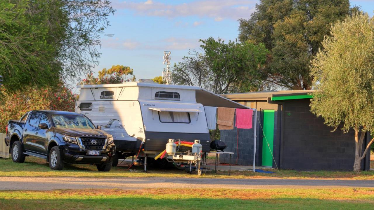 Big4 Swan Hill Hotel Exterior photo
