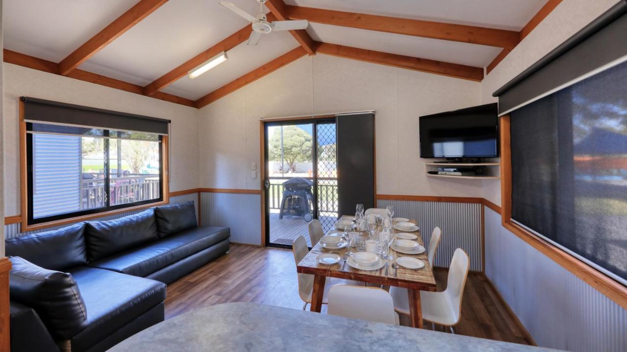 Big4 Swan Hill Hotel Exterior photo