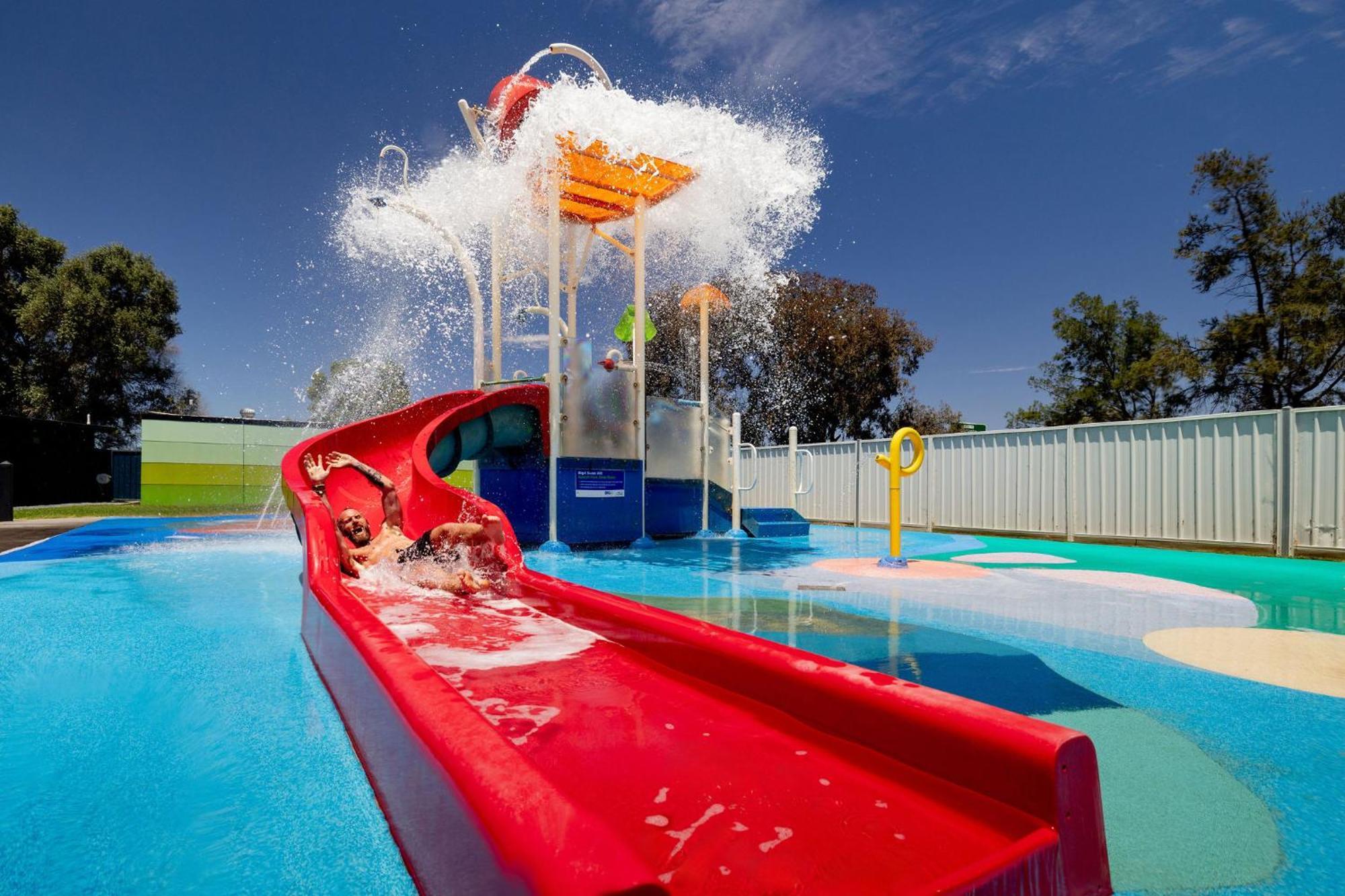 Big4 Swan Hill Hotel Exterior photo